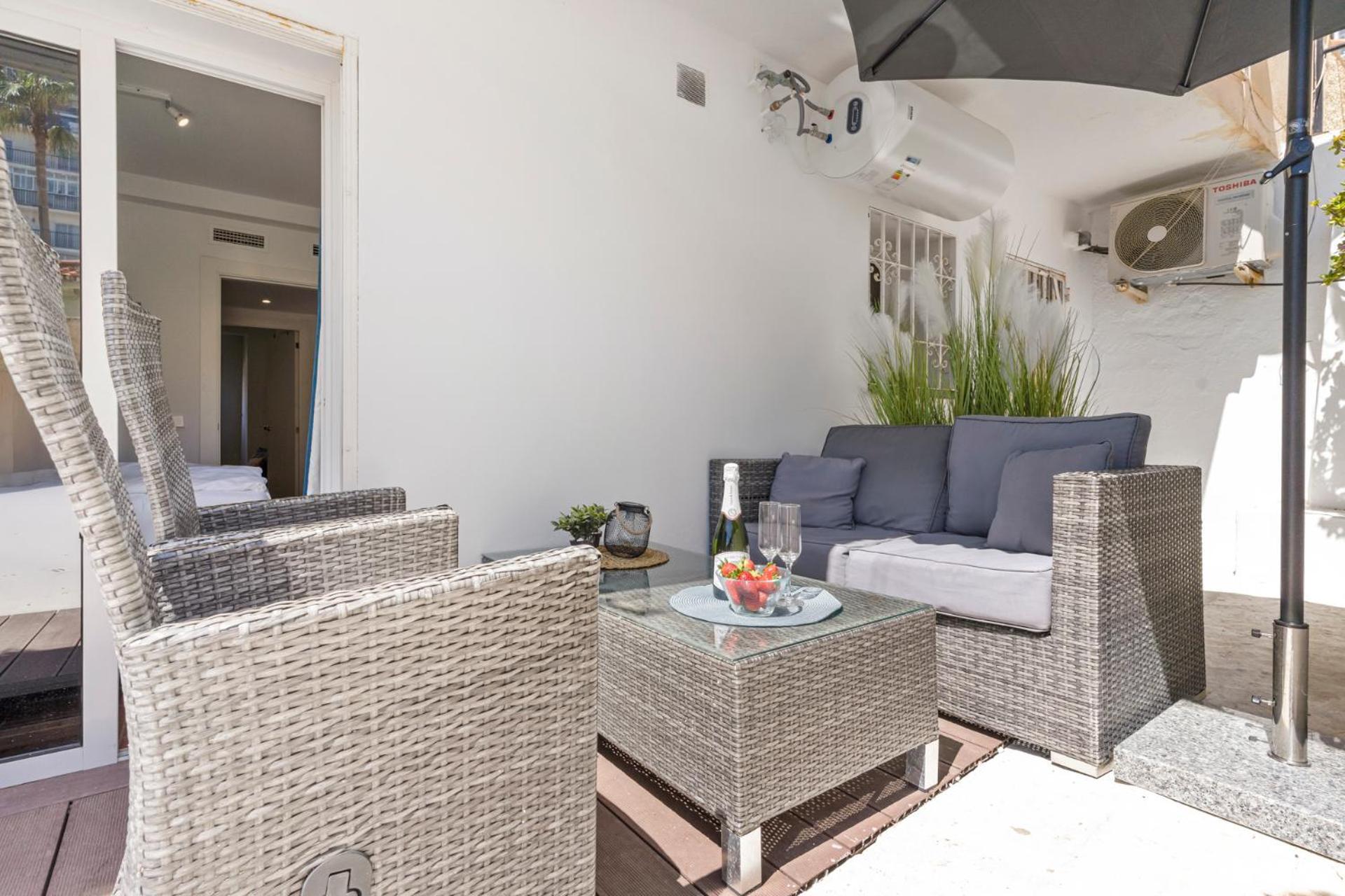 Beachfront Calahonda apartment Sitio de Calahonda Bagian luar foto